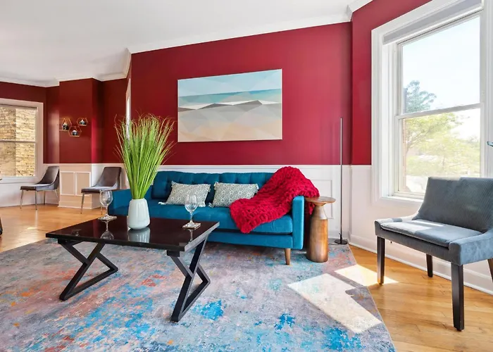 Wrigley 2br, 1ba With Free Parking