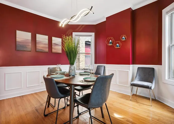 Wrigley 2br, 1ba With Free Parking Apartamento